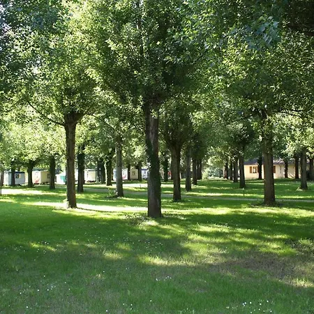 Les Borgnes Кемпинг Saint-Sozy