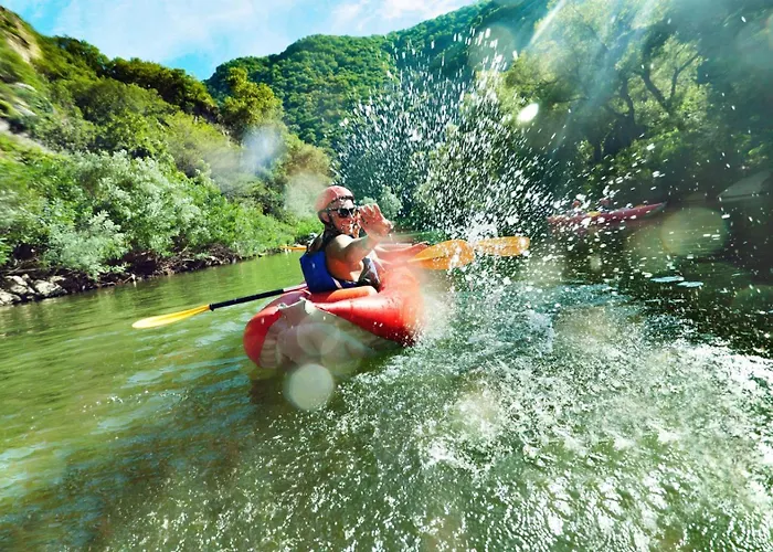 Les Borgnes Camping 2*