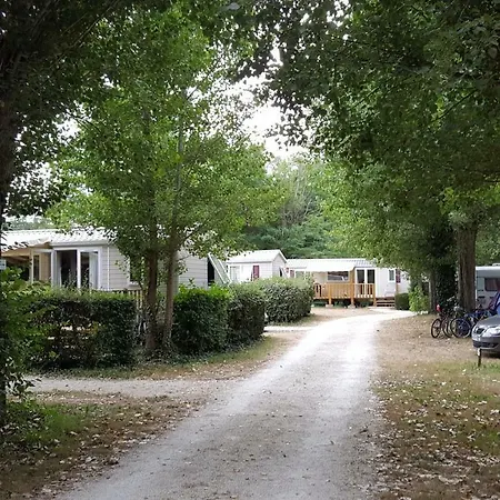 Campsite Les Borgnes 2*
