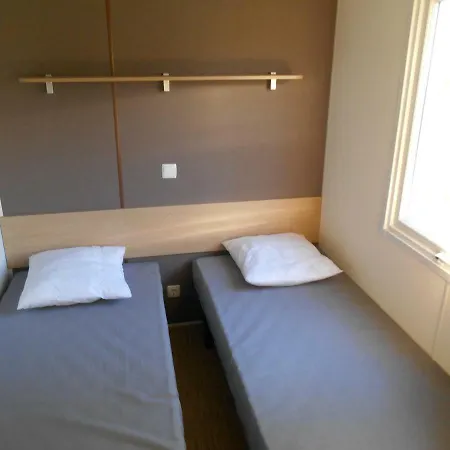 Campsite Les Borgnes 2*